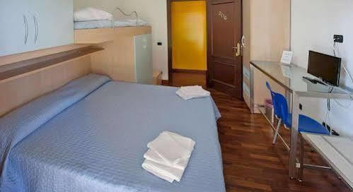 La Fiera Guesthouse Fiumicino Eksteriør bilde